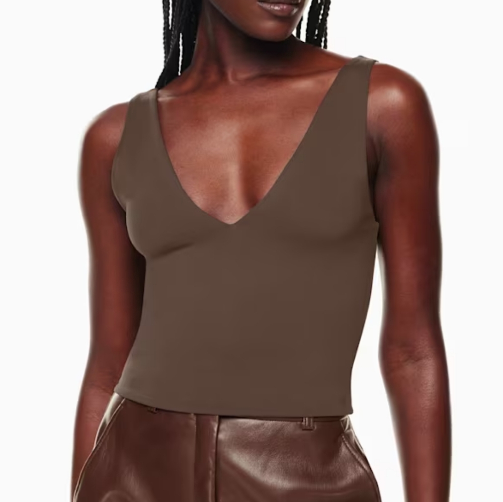Babaton Aritzia Contour V-Neck Tank Top Coffee Bean Size Large NWT
